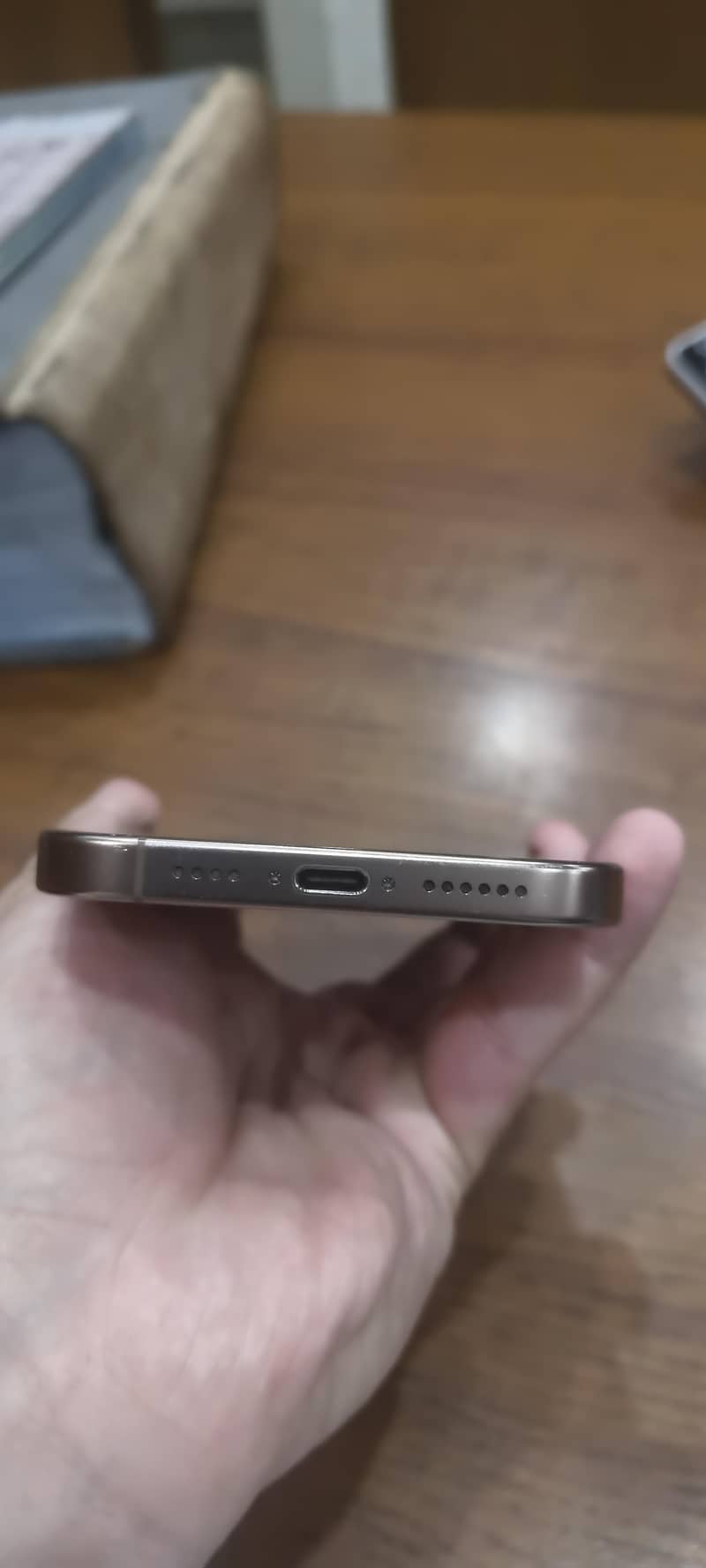 Apple iPhone 16 Pro Max 2