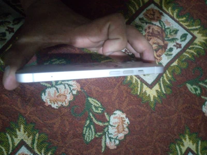 Apple iPhone 13 3