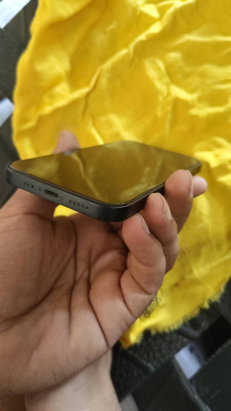 Apple iPhone 13jv 4