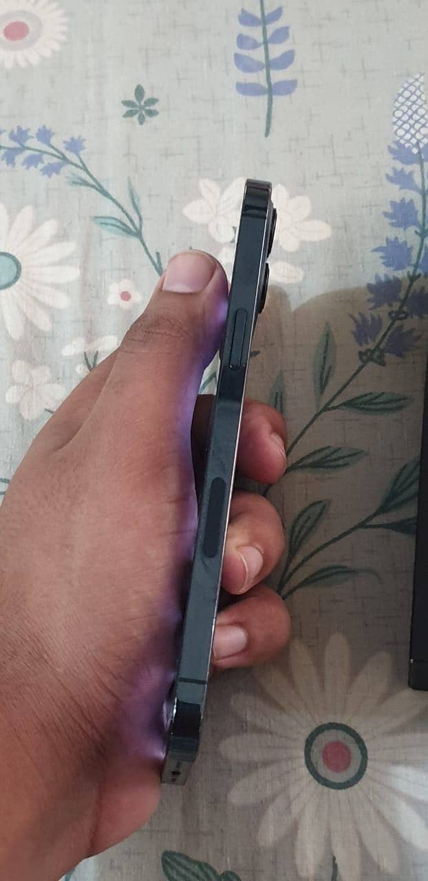Apple iPhone 12 Pro Max 4 months sim time 3