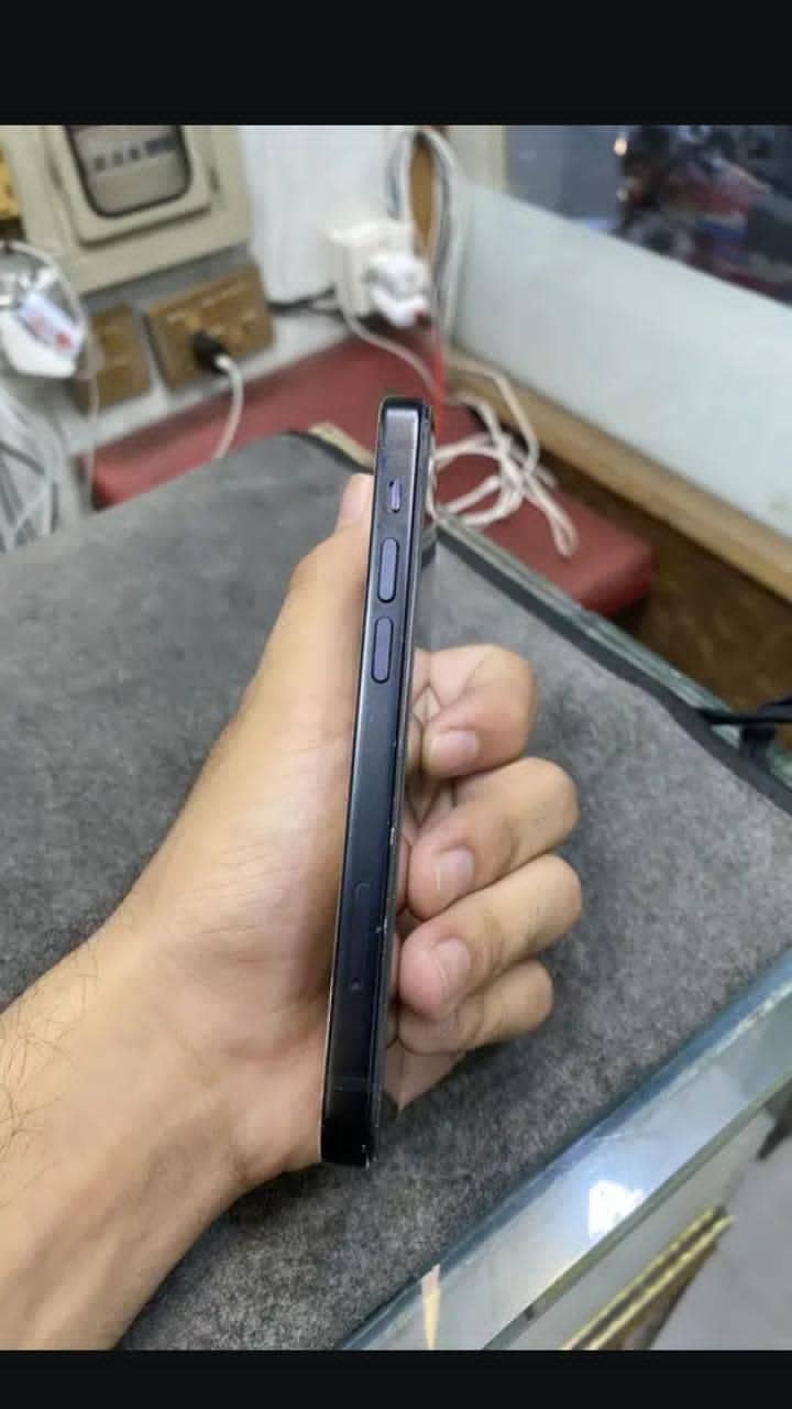 Apple iPhone 12 mini 3