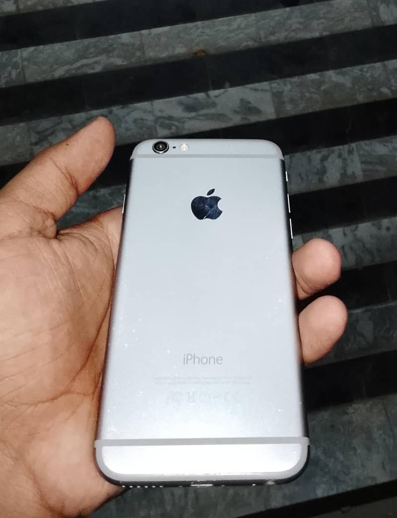 Apple iPhone 6 simple 0