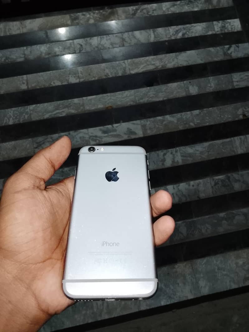 Apple iPhone 6 simple 1