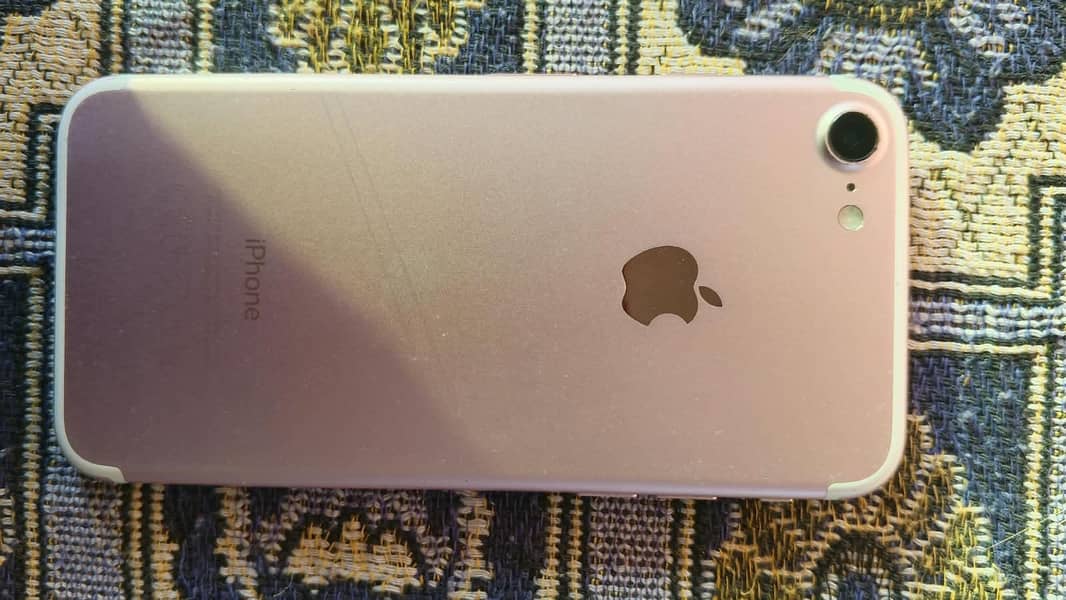 Apple iPhone 7 2