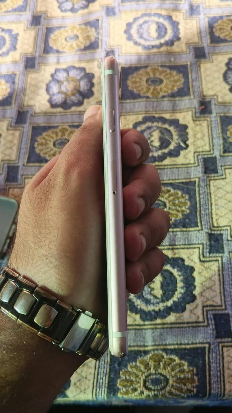 Apple iPhone 7 6