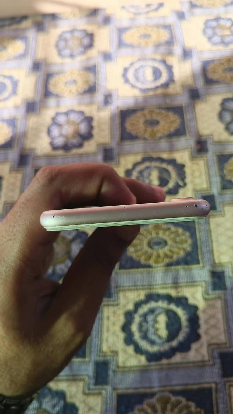 Apple iPhone 7 7