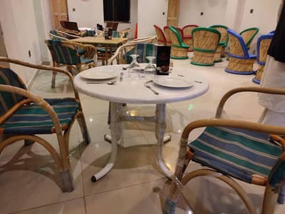 4 table Available for sale 2big size