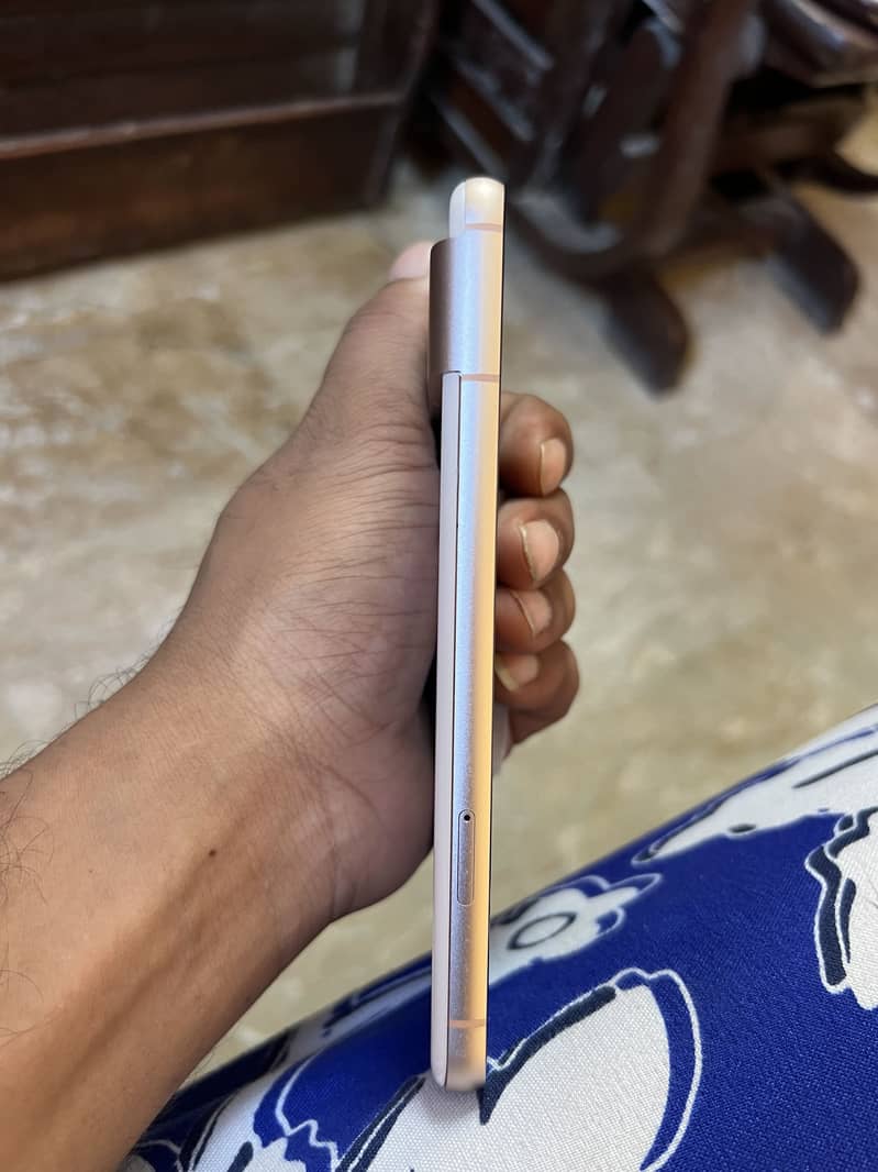 Google Pixel 8 2