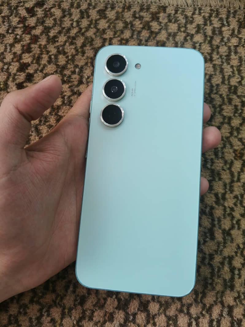 Tecno Spark 40 pro 0