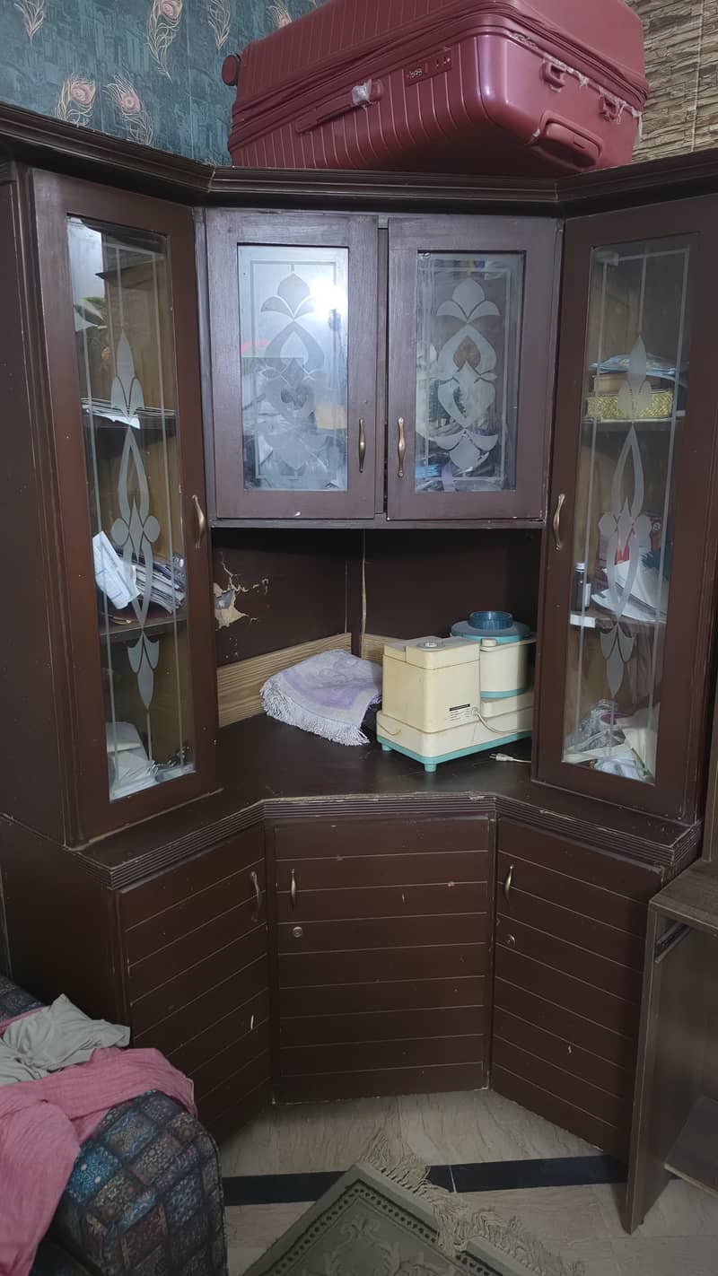 Corner almari 2