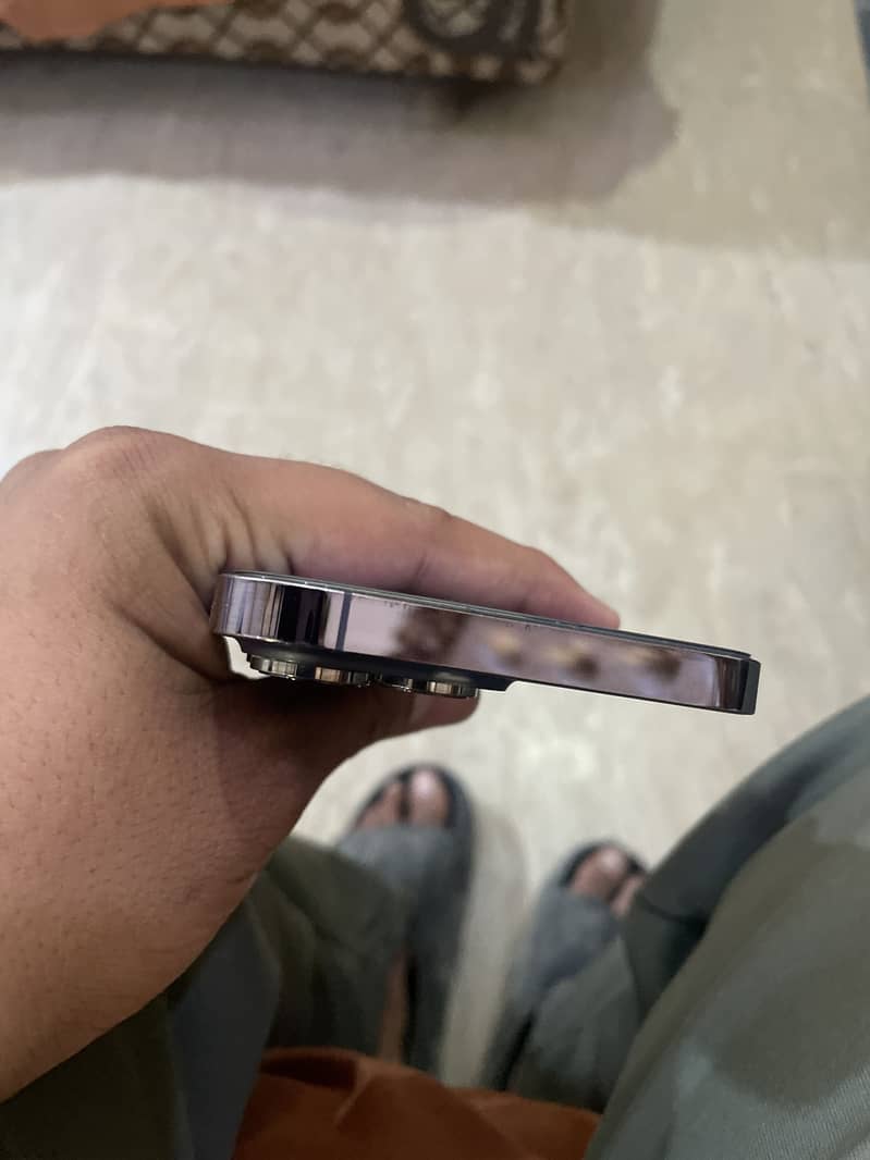 Apple iPhone 14 Pro Max 4