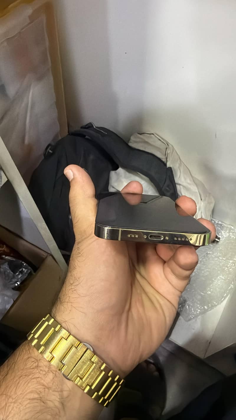 Apple iPhone 13 Pro 4