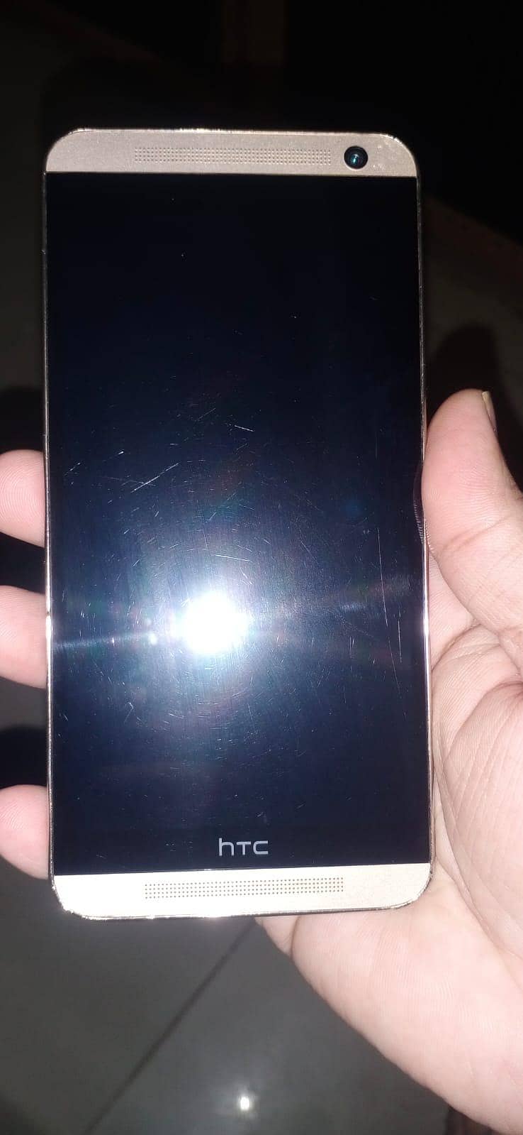 HTC One E9 plus 1