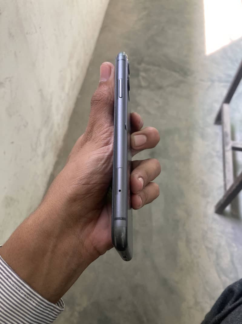 Apple iPhone 11 5
