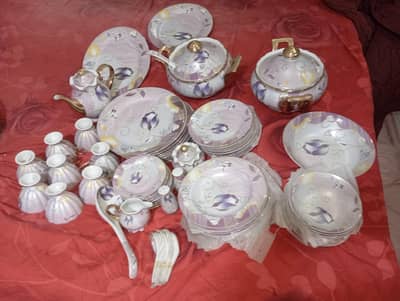 Selling tea set and dinner set