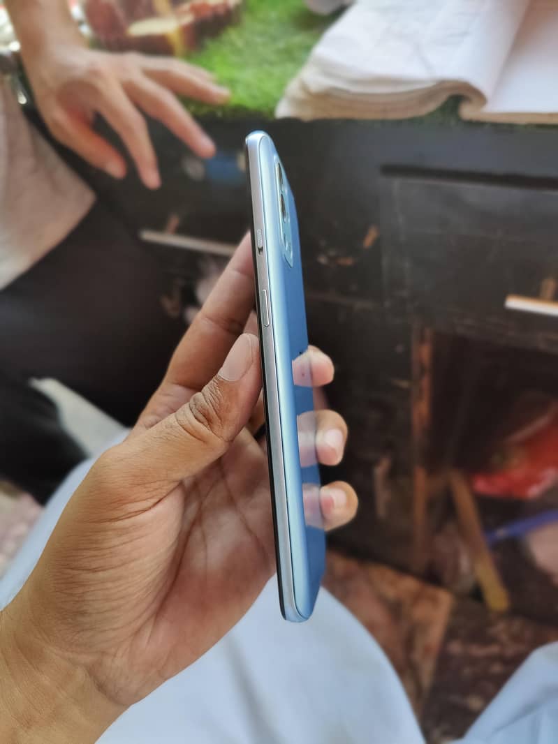 One Plus 9R 1