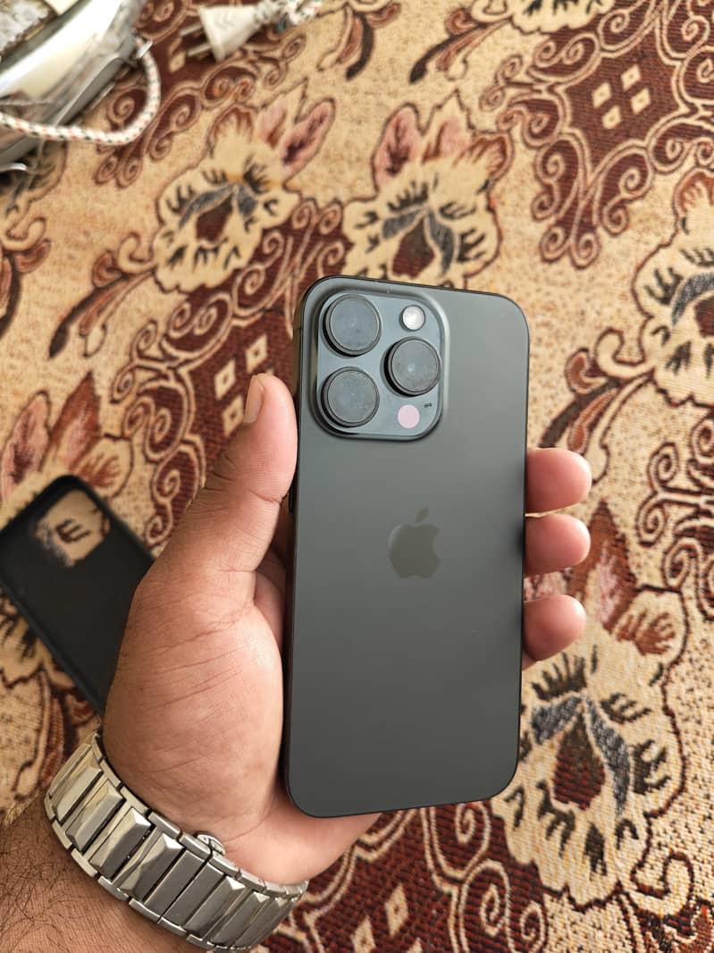 Apple iPhone 15 Pro 0