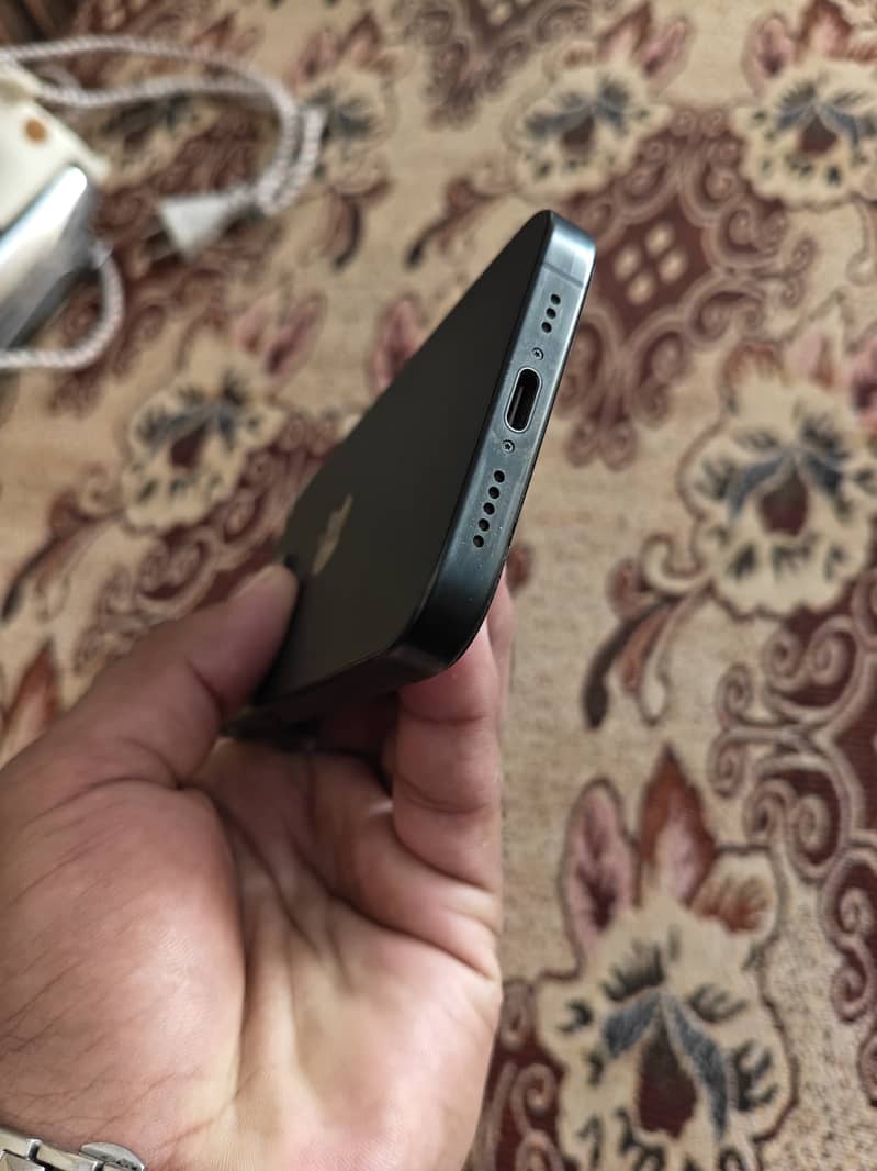 Apple iPhone 15 Pro 1