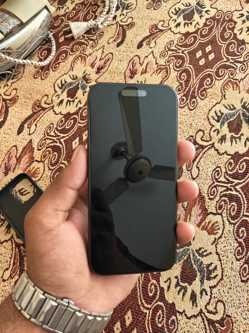Apple iPhone 15 Pro 4