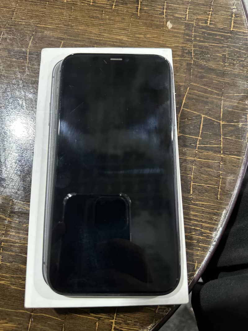 iPhone 11 4