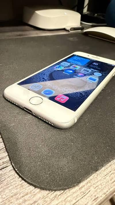 Apple iPhone 7
