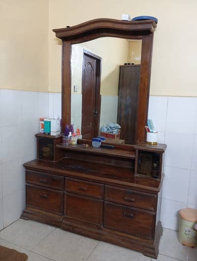 Dressing table