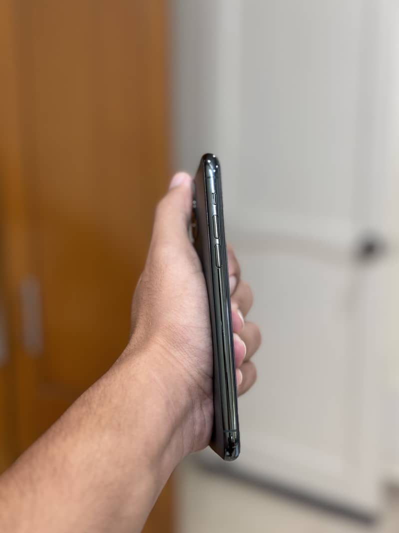 Apple iPhone 11 Pro 3