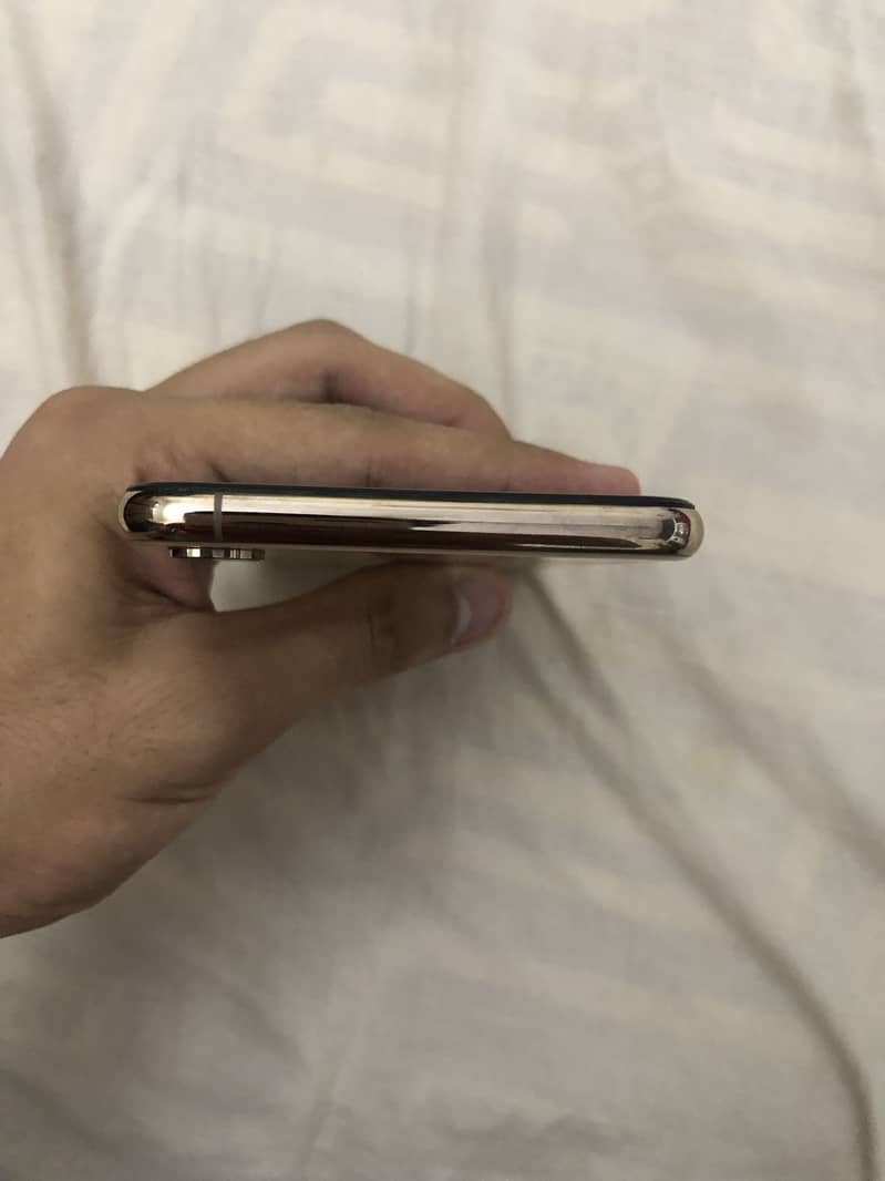 Iphone xs max 4