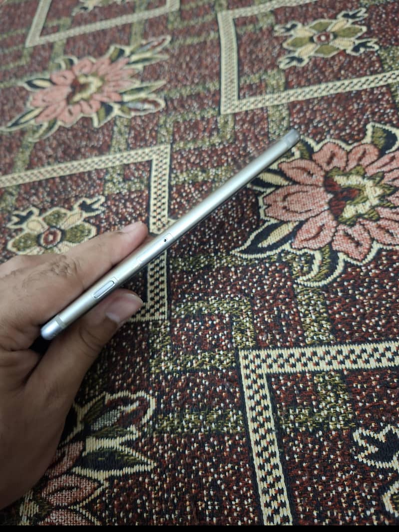 Apple iPhone 6 Plus 3