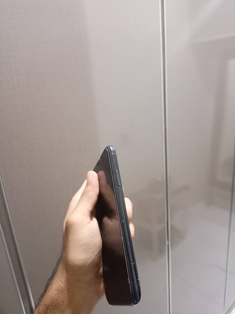 Apple iPhone XR 1