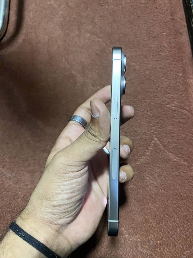 Apple iPhone 15 Pro Max 5