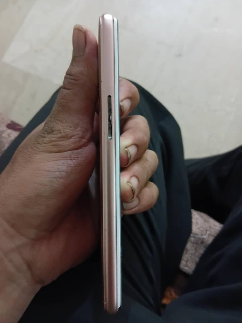 OPPO A37 1