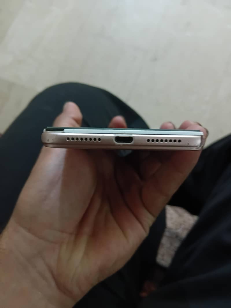 OPPO A37 4