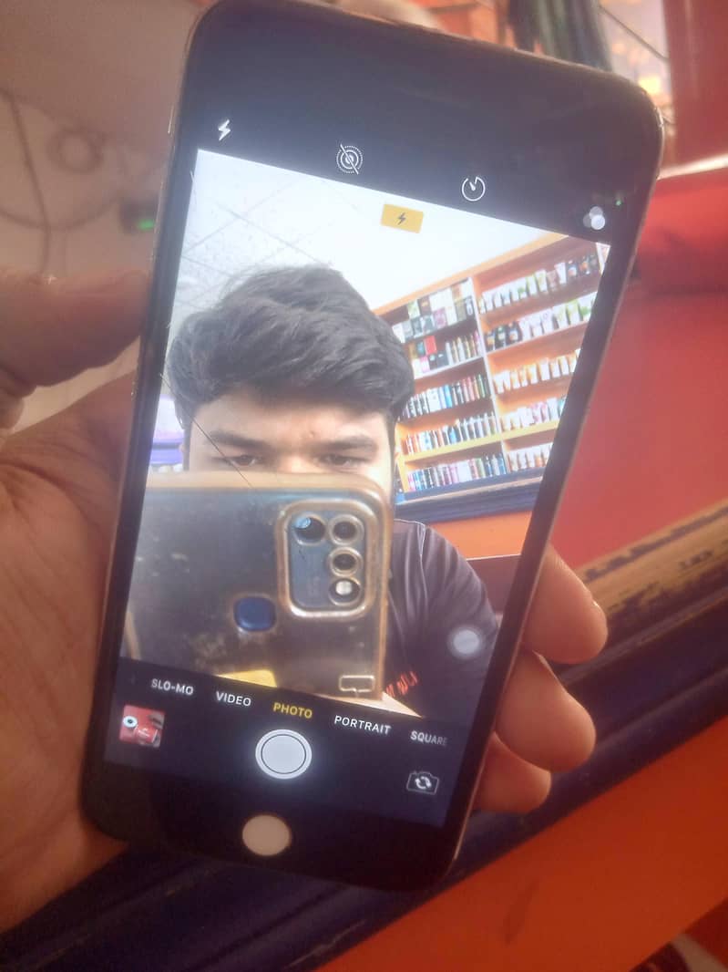 Apple iPhone 8 Plus 3