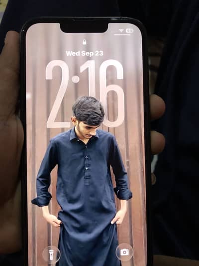 Apple iPhone 13