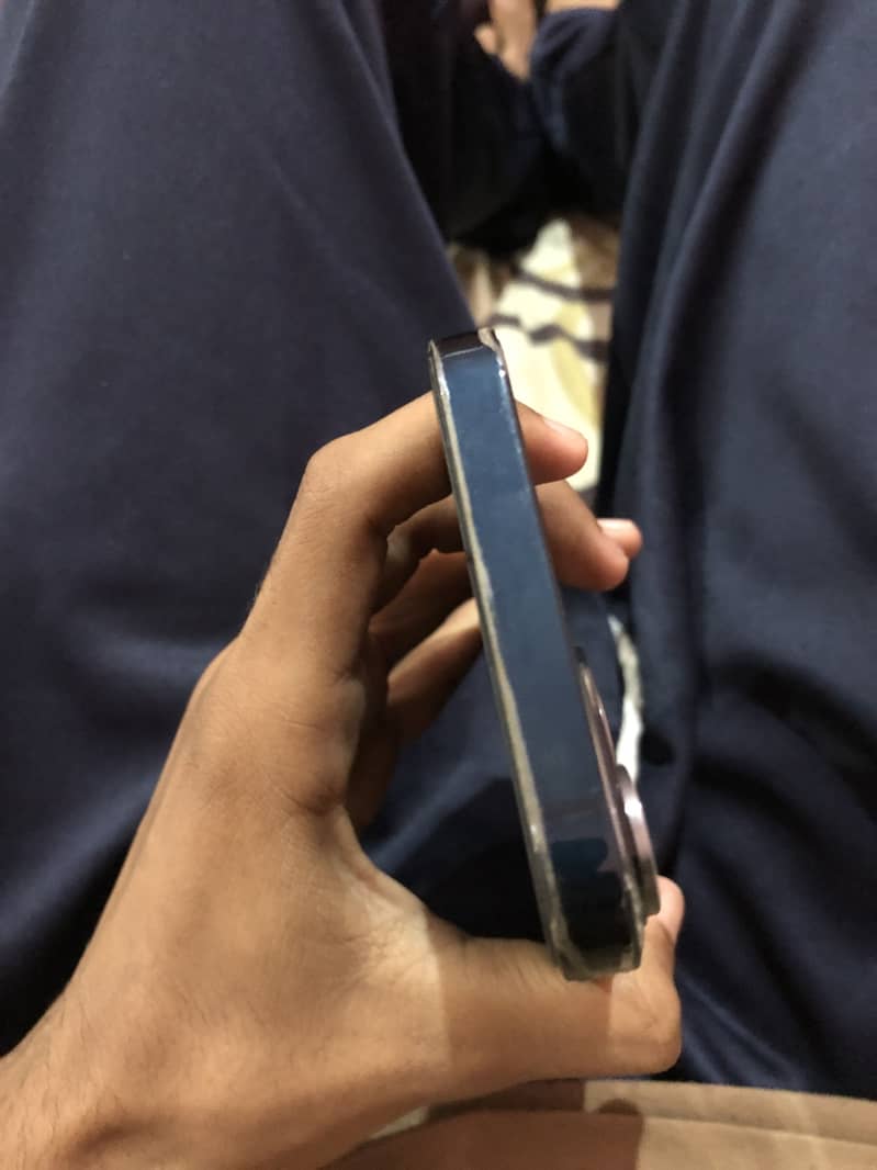 Apple iPhone 13 1