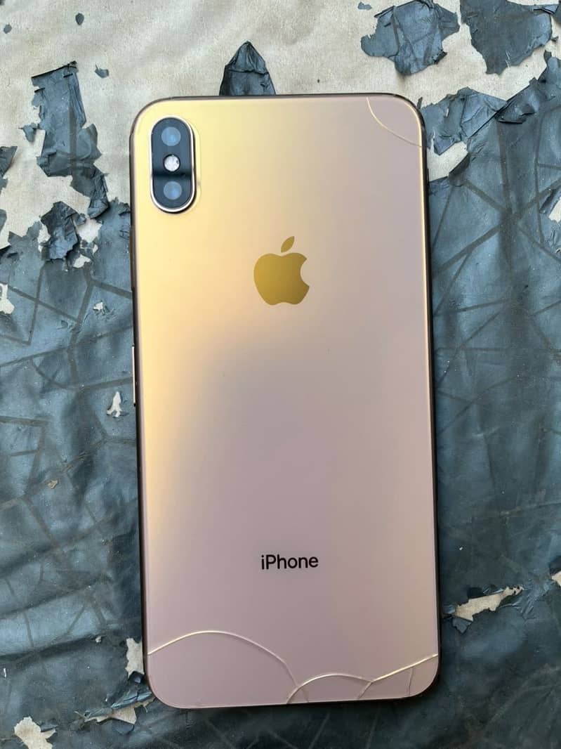 Apple iPhone XS Max 4