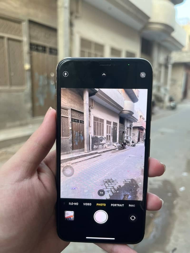 Apple iPhone XS Max 7