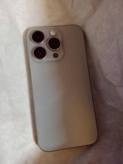 Apple iPhone 15 Pro sim locked