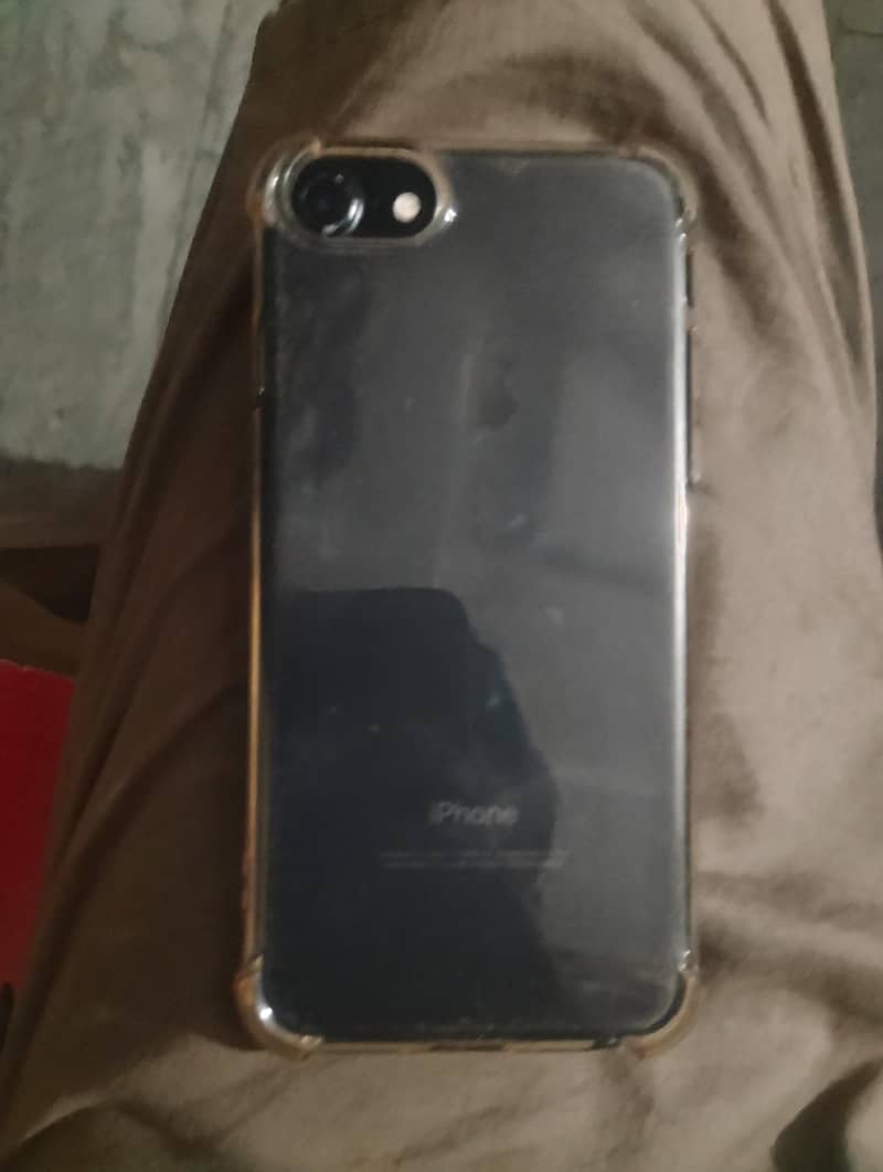 Apple iPhone 7 1