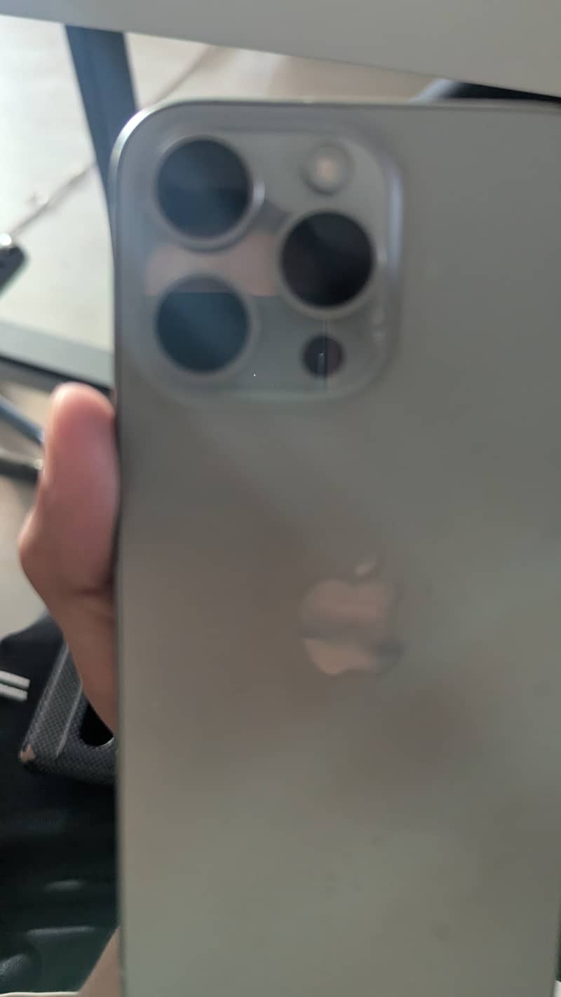 Apple iPhone 15 Pro Max 3