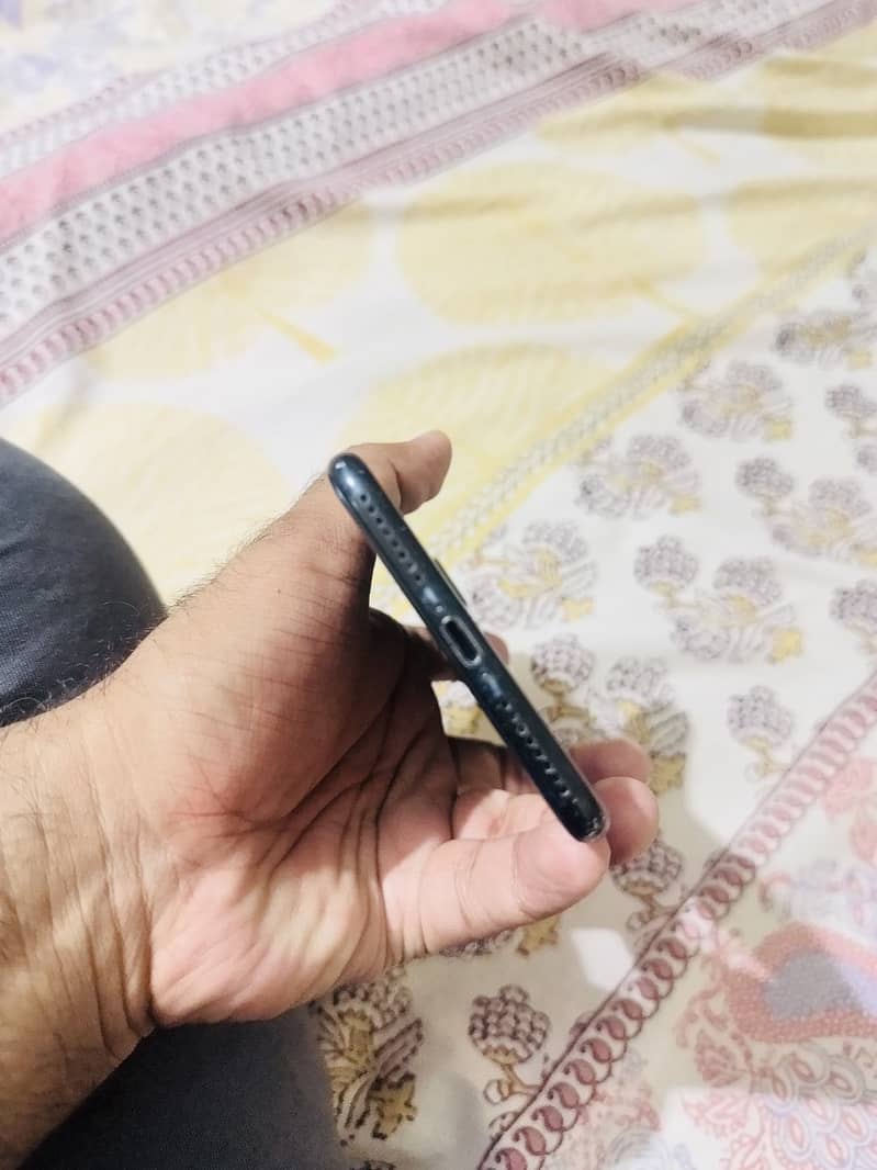 Apple iPhone 7 Plus 3