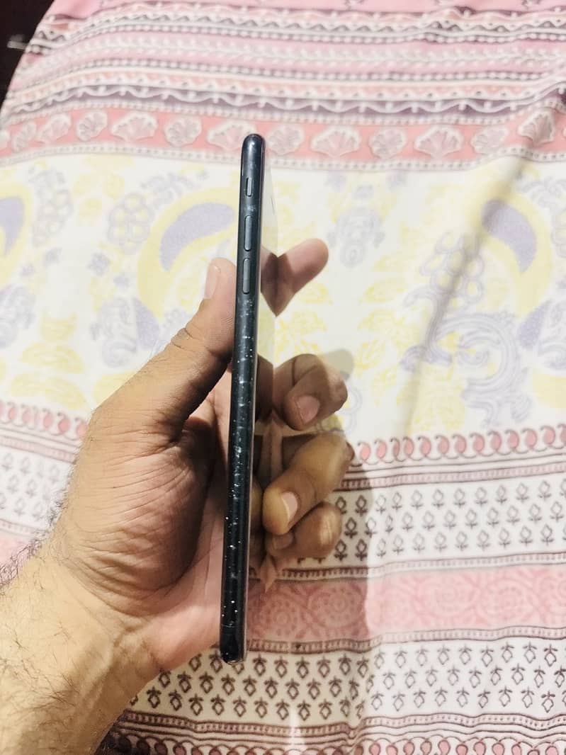 Apple iPhone 7 Plus 5