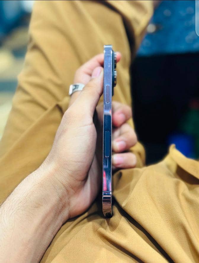 Apple iPhone 14 Pro Max 2