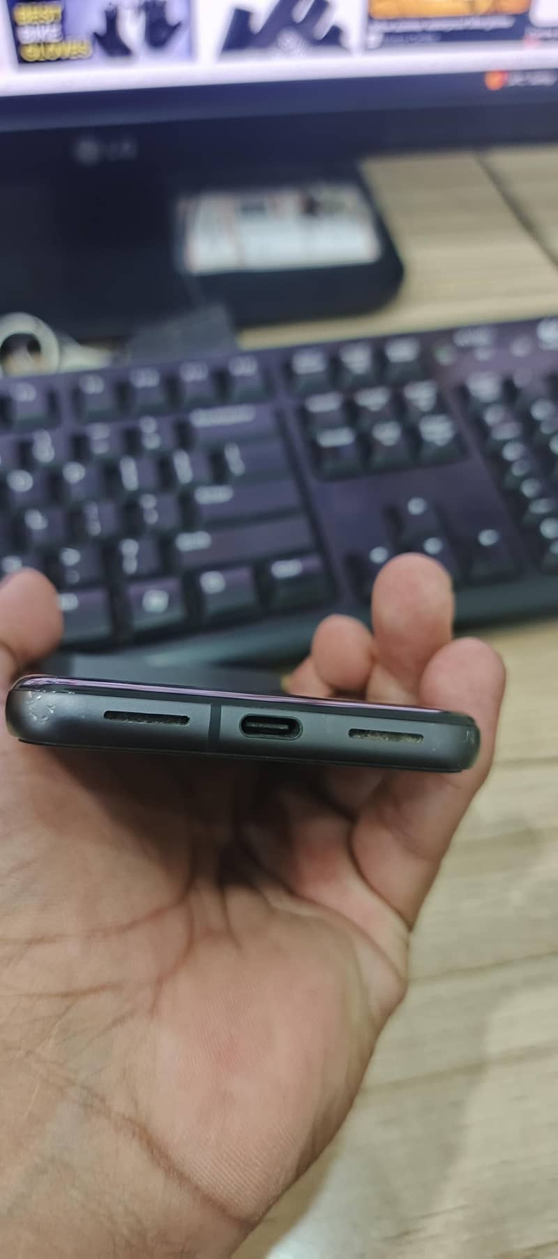 Google Pixel 8 4