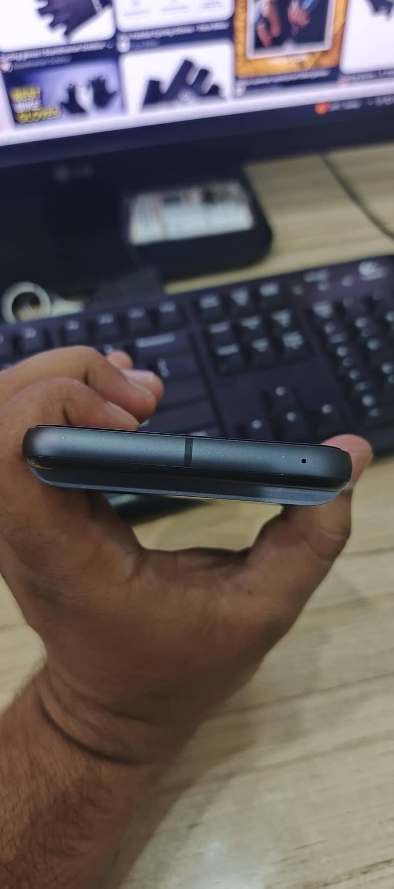 Google Pixel 8 6
