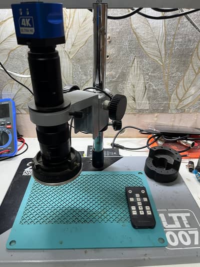 Microscope