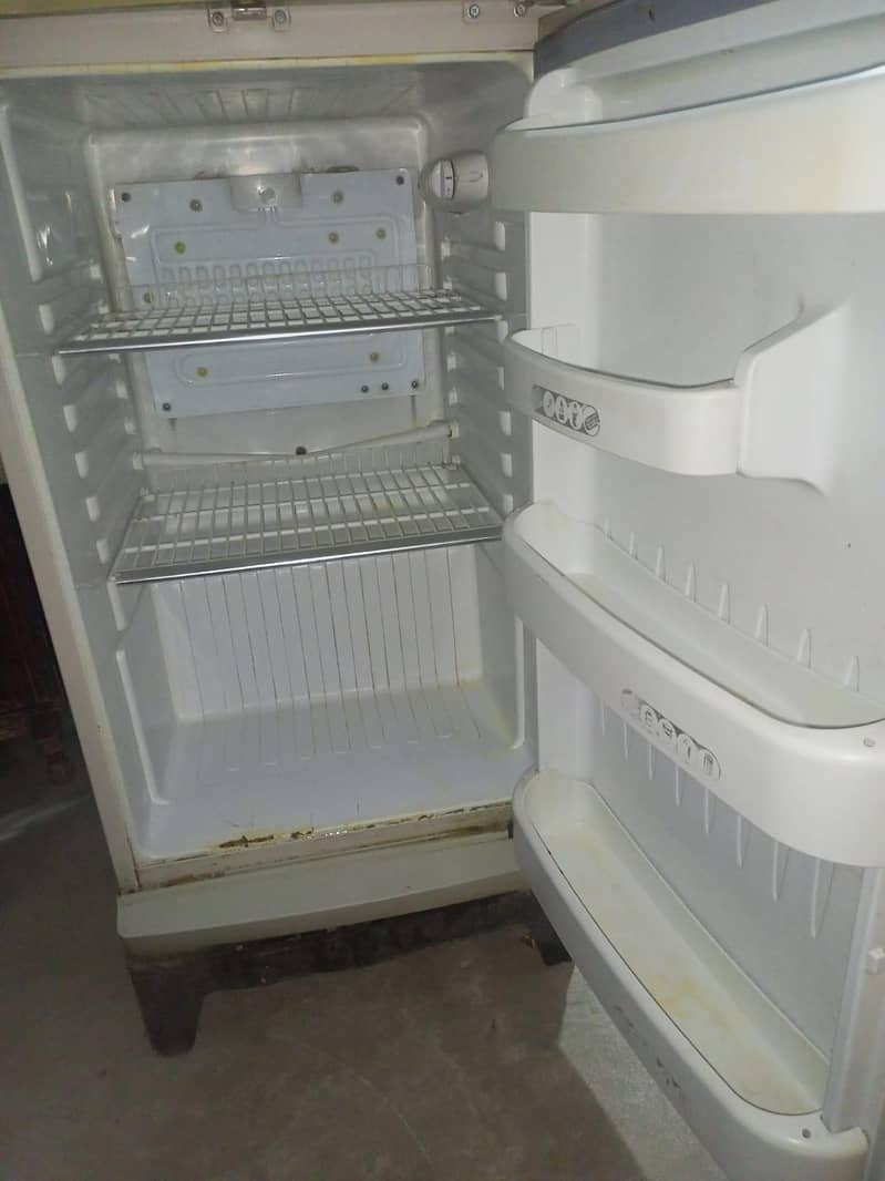 Orient Refrigerator/Fridge 2