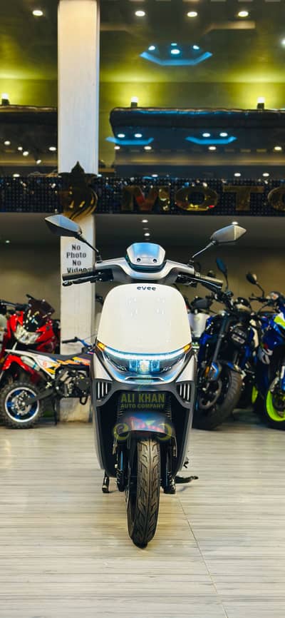 Scooty Kings Yadea Metro Evee Evon Okla EV Female Ramza