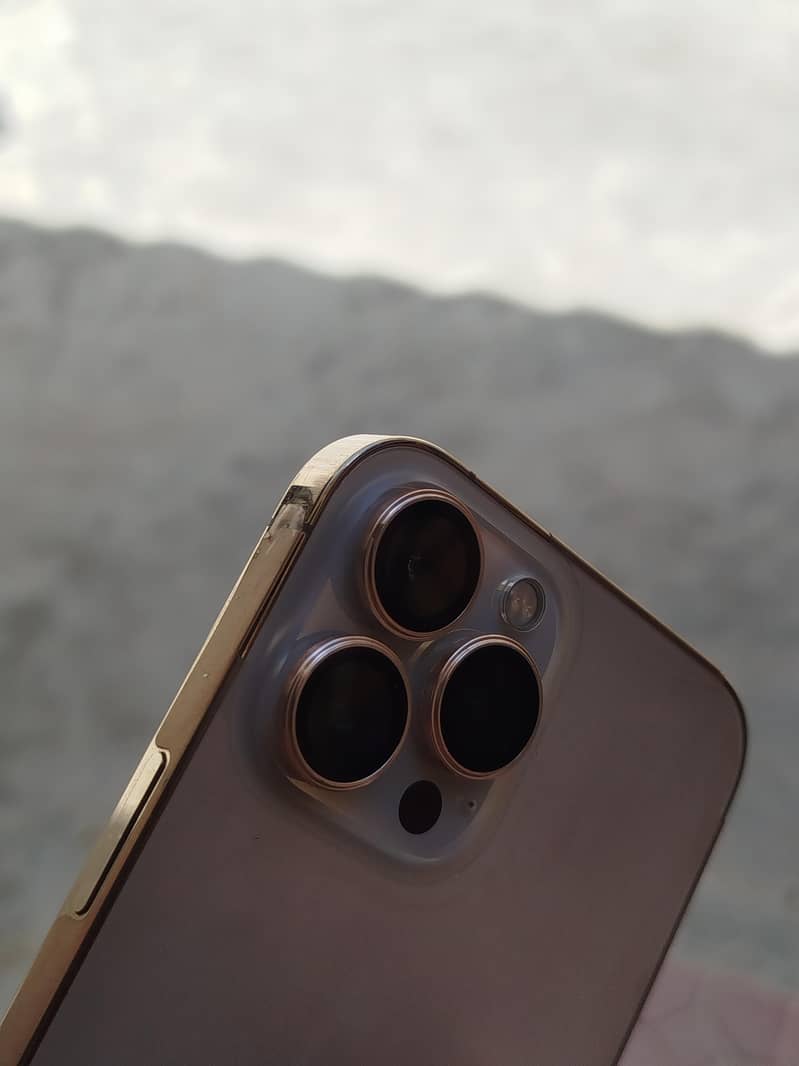Apple iPhone 13 Pro Max 8